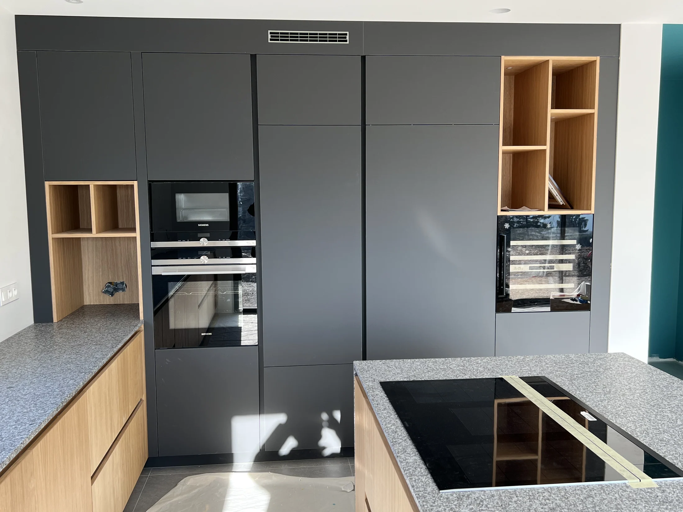 Cruseille - Bois & anthracite — réalisation de l’Atelier des Rocailles