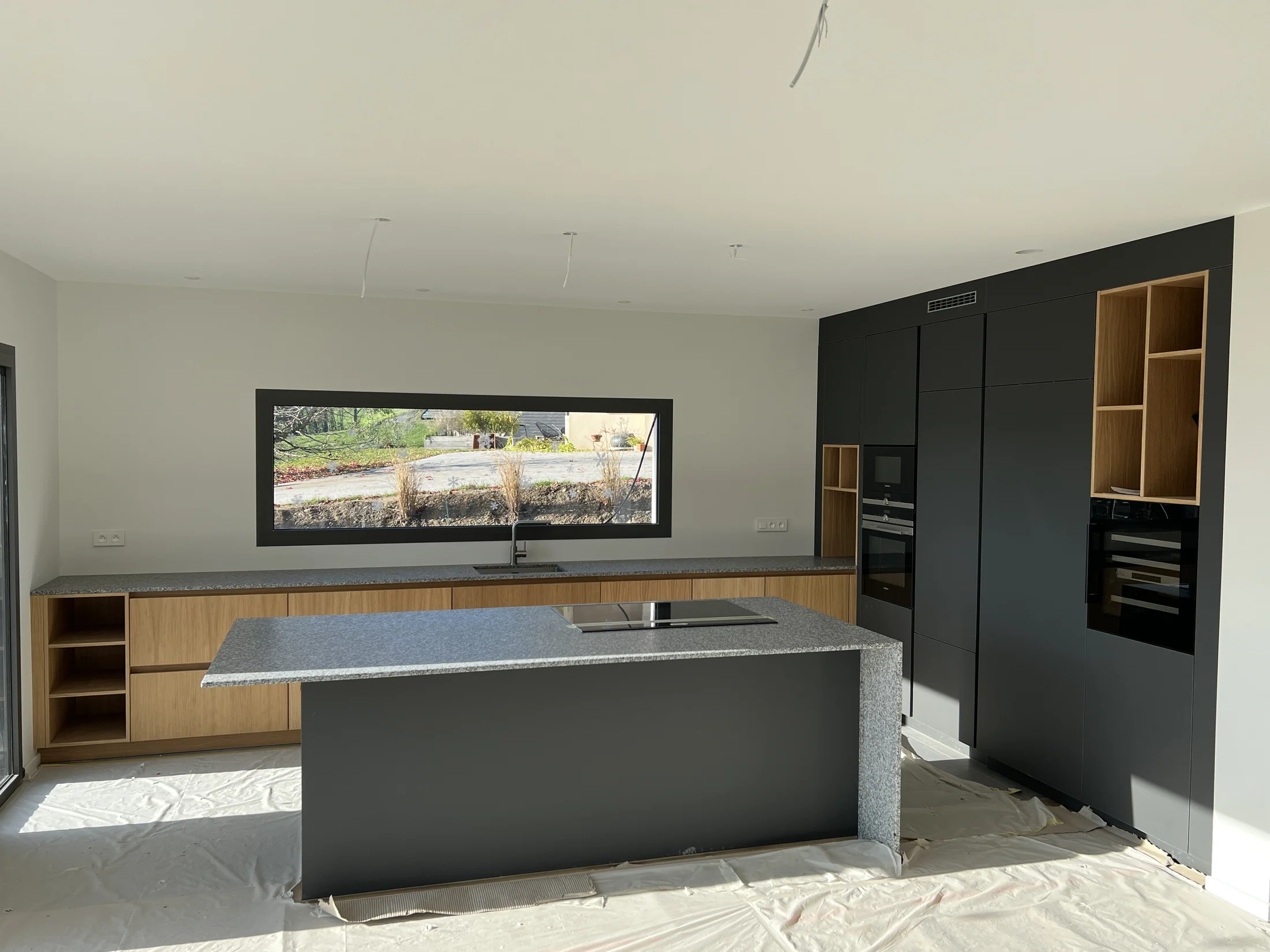 Cruseille - Bois & anthracite — réalisation de l’Atelier des Rocailles