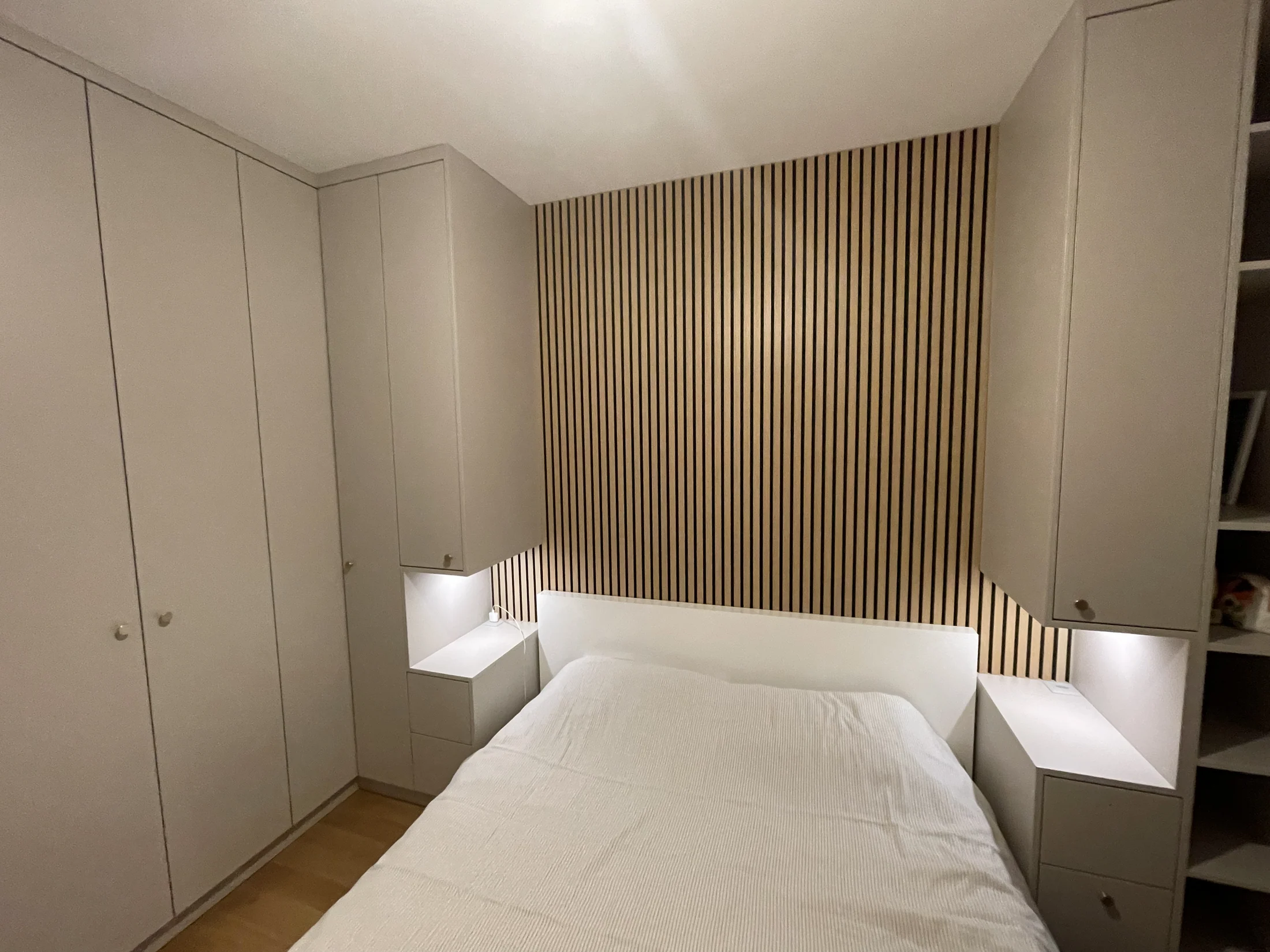 Grand Lancy - Une tête de lit sur mesure — réalisation de l’Atelier des Rocailles
