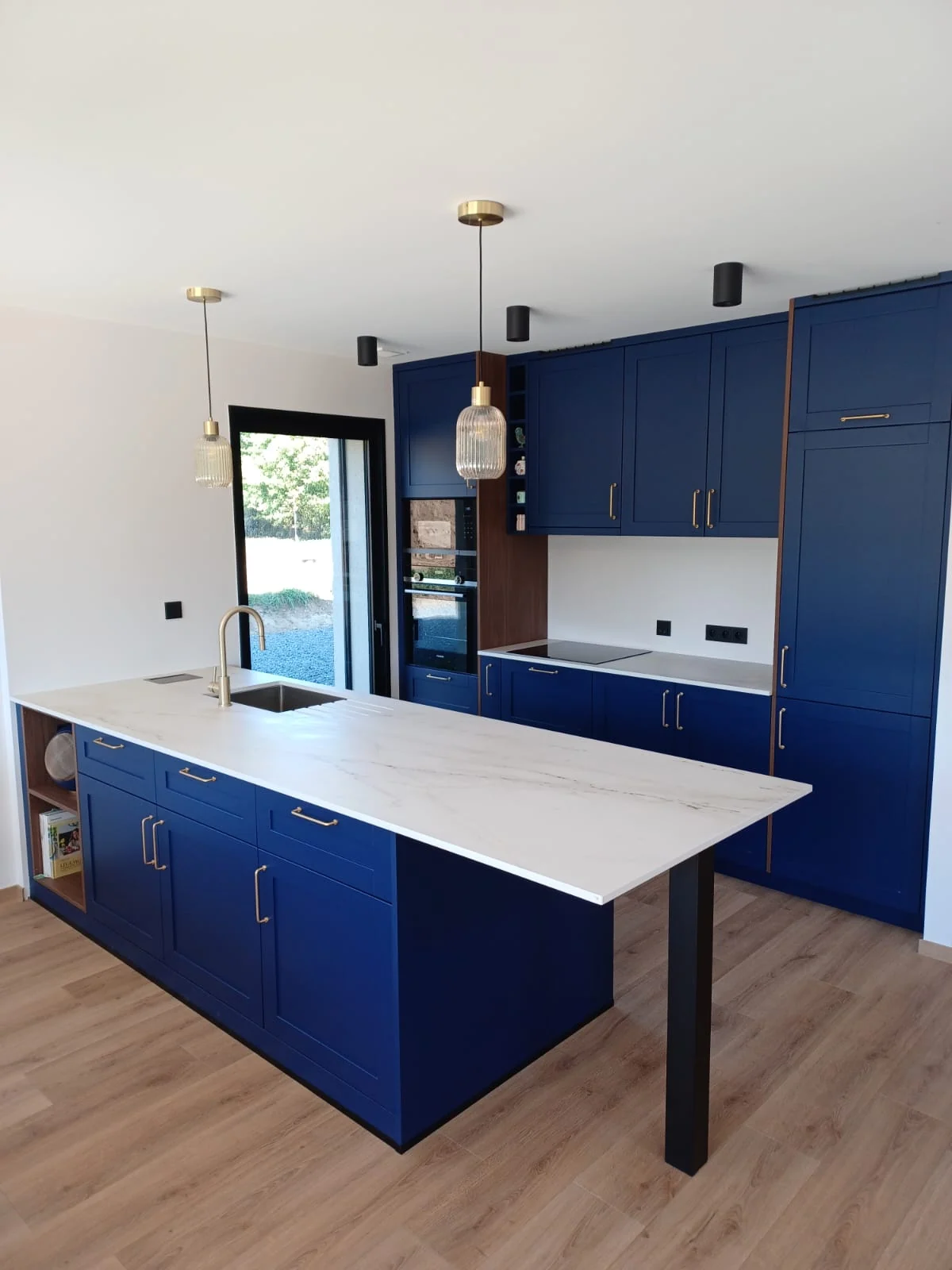 Boège - Laque Bleu & laiton — réalisation de l’Atelier des Rocailles