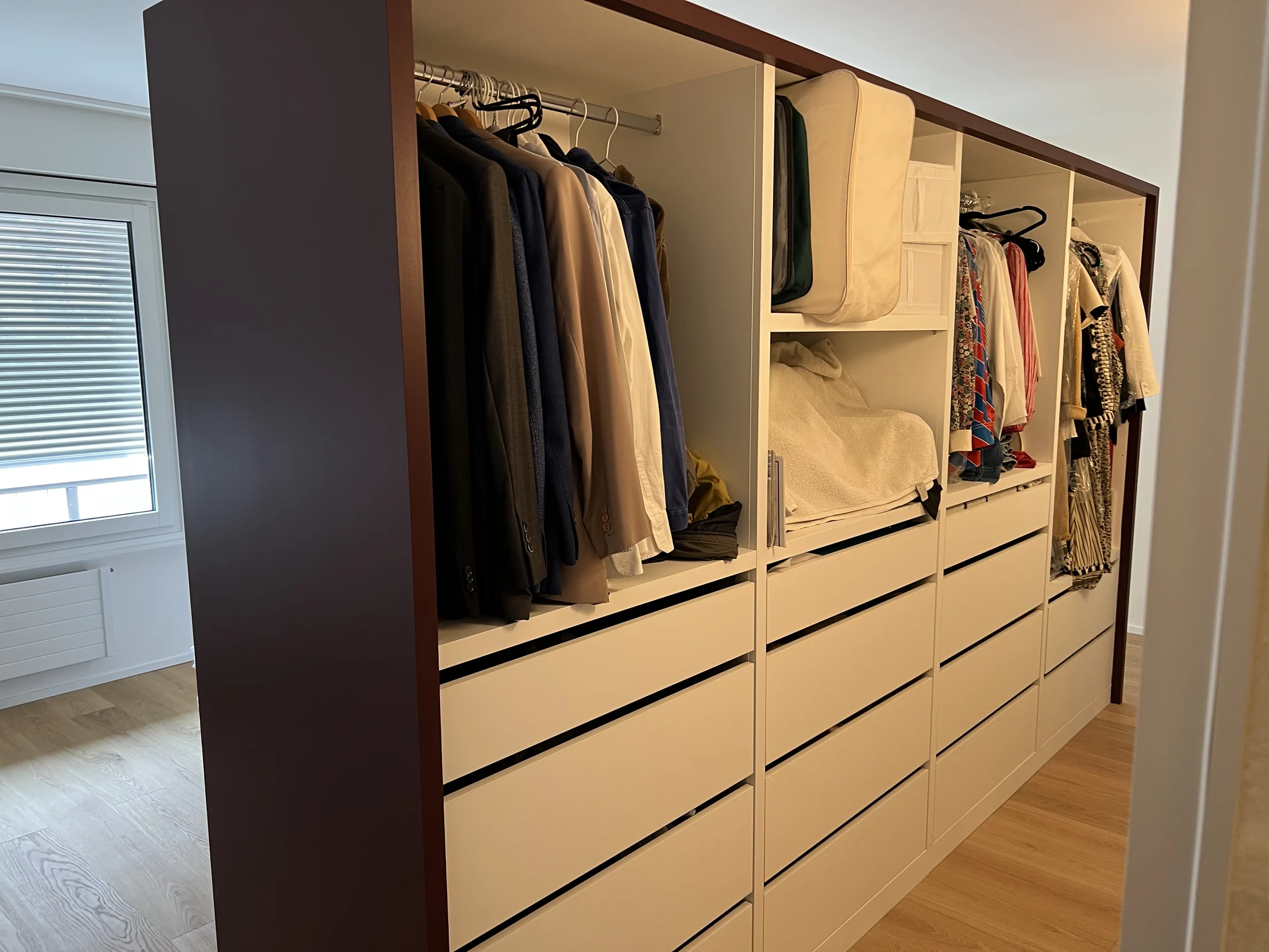 Crêt de Champel - Un dressing tête de lit — réalisation de l’Atelier des Rocailles