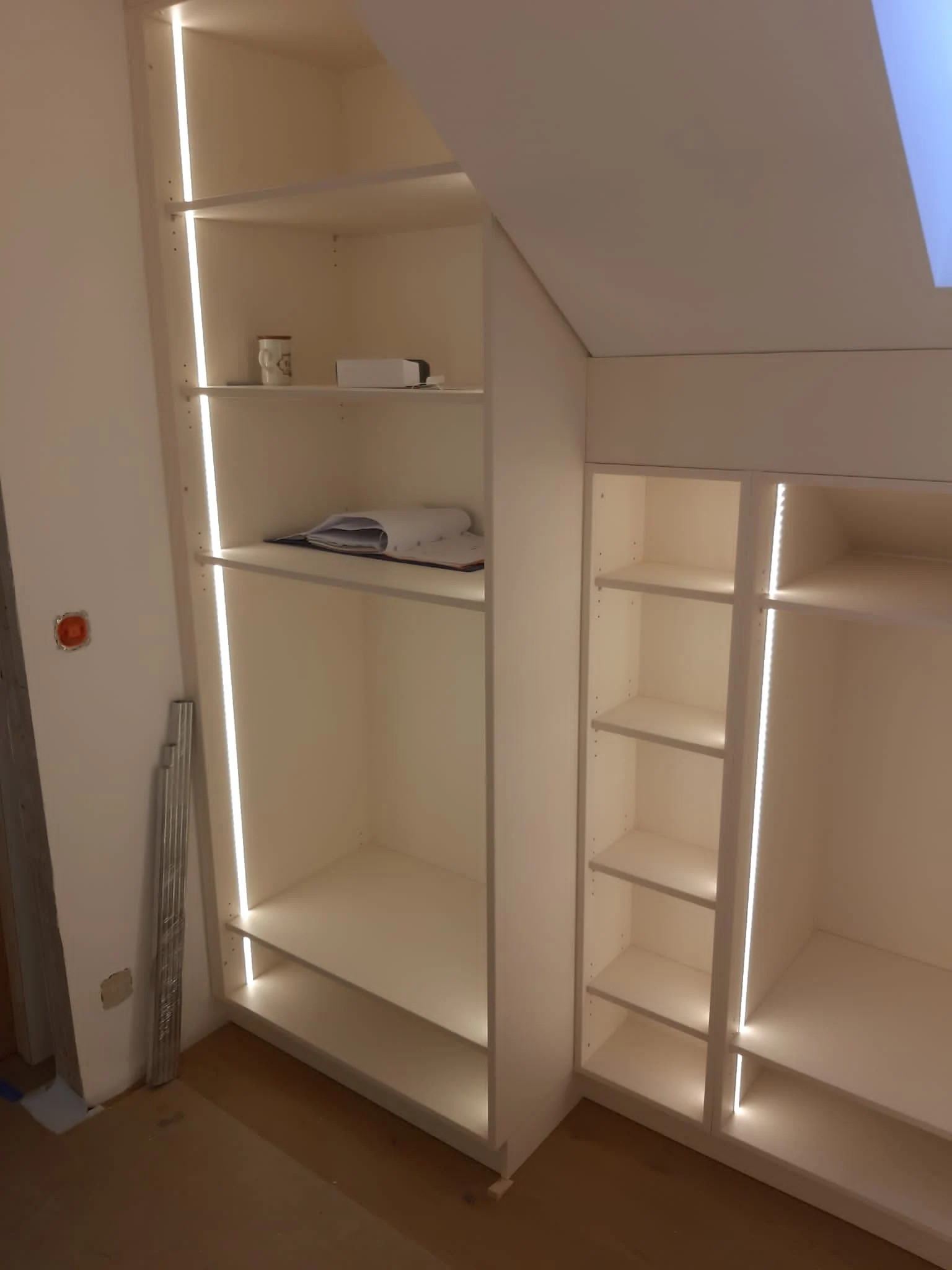 Vessy - Des rangements lumineux sous les combles — réalisation de l’Atelier des Rocailles
