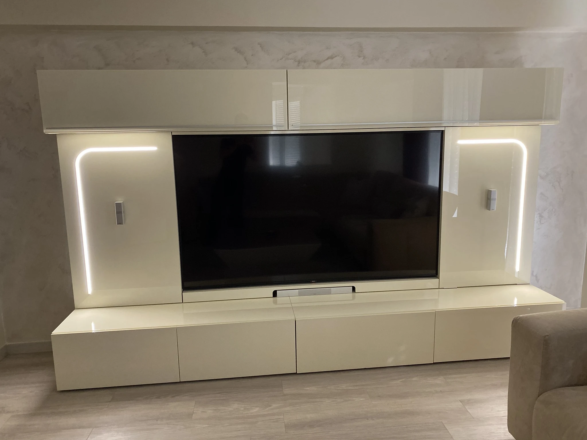 Reignier Esery - Brillance & leds — réalisation de l’Atelier des Rocailles