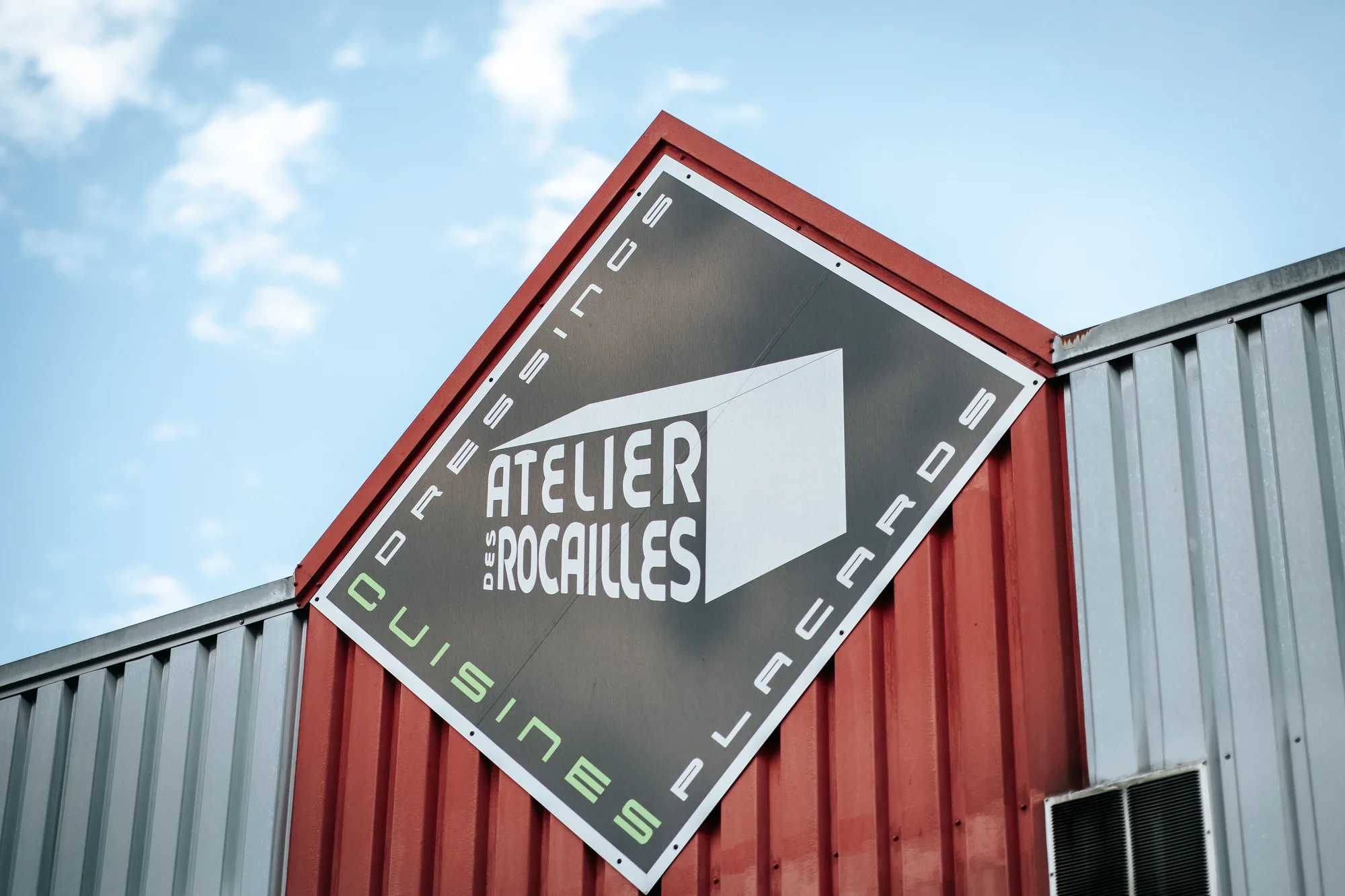 L’atelier et l’équipe — réalisation de l’Atelier des Rocailles
