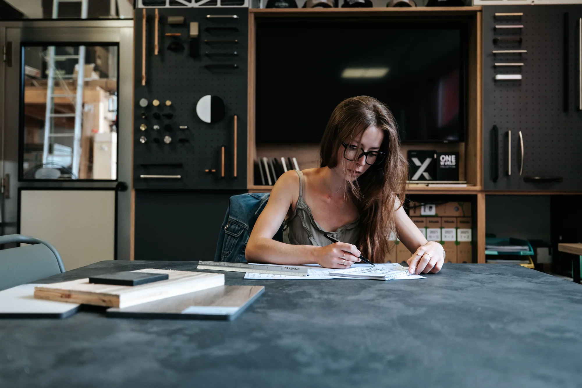 L’atelier et l’équipe — réalisation de l’Atelier des Rocailles