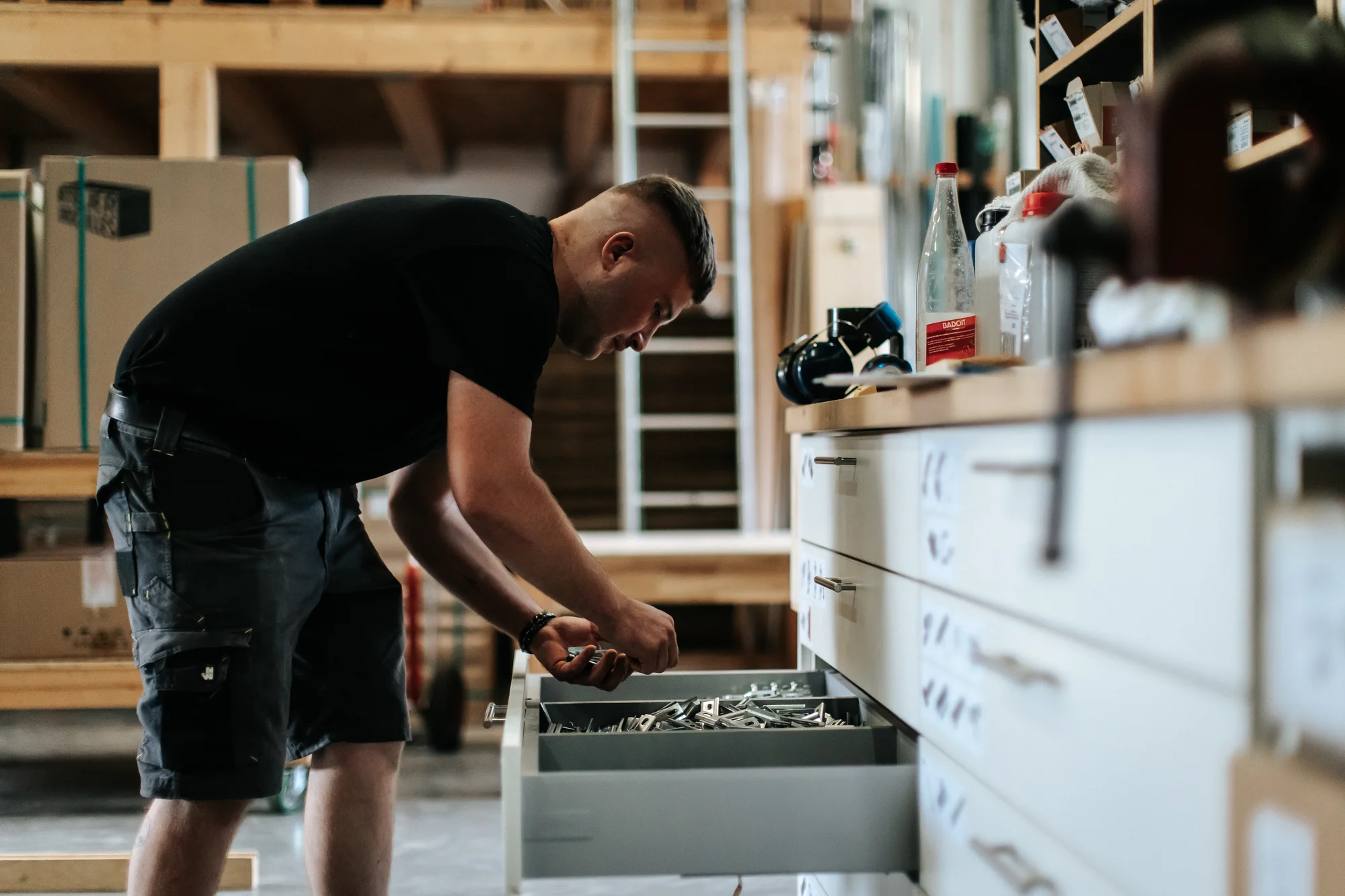 L’atelier et l’équipe — réalisation de l’Atelier des Rocailles